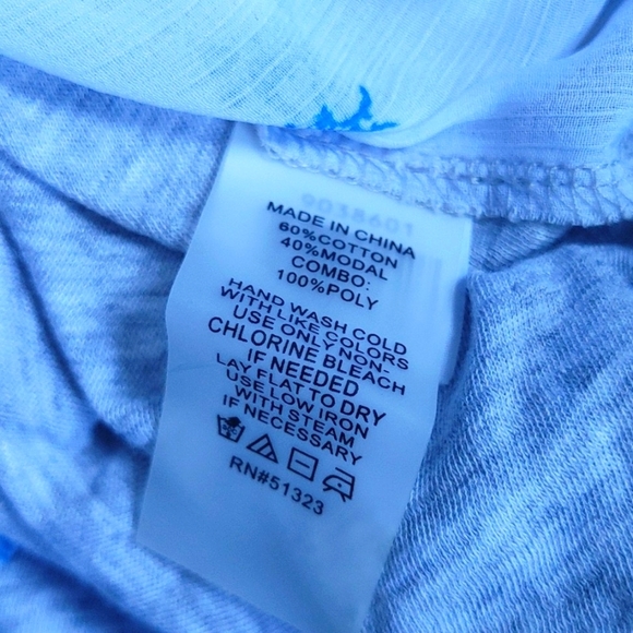 Vince Camuto Side Tie Medallion Blouse Top - Picture 6 of 7